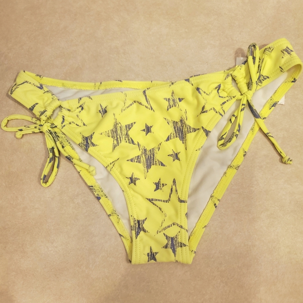 Bikini  Medium - Picture 2 of 3